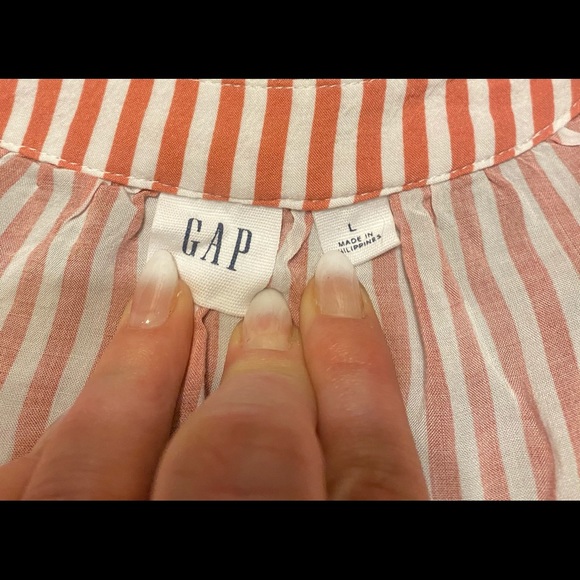 Gap - Picture 2 of 2